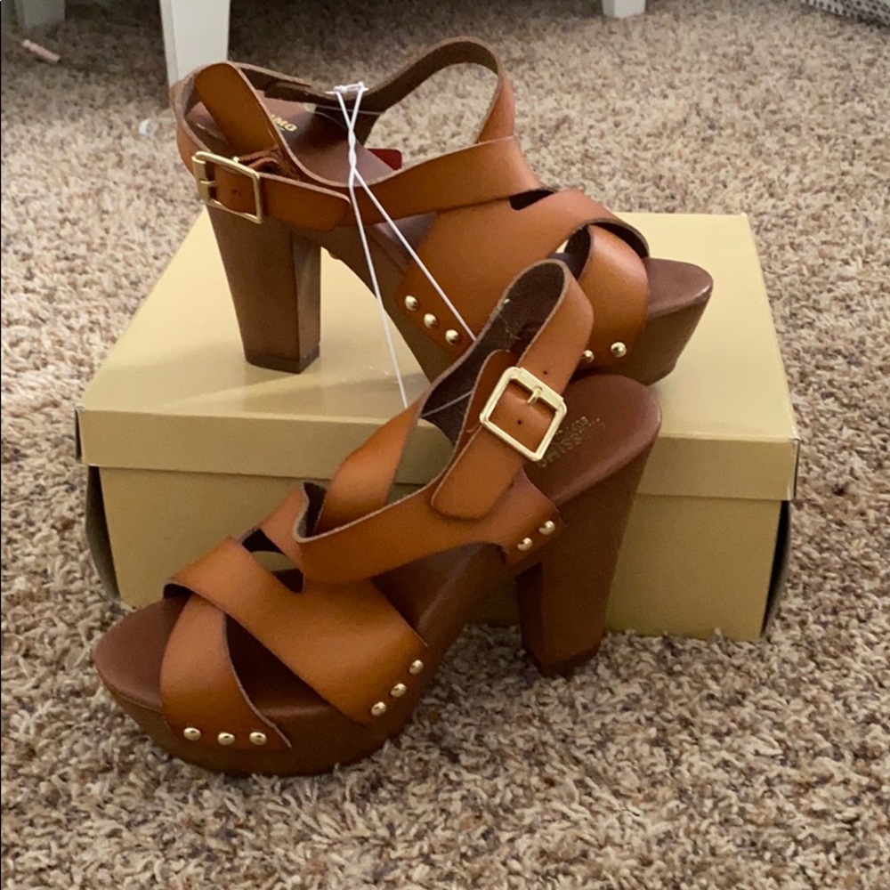 Brown Heels⭐️5/$15⭐️